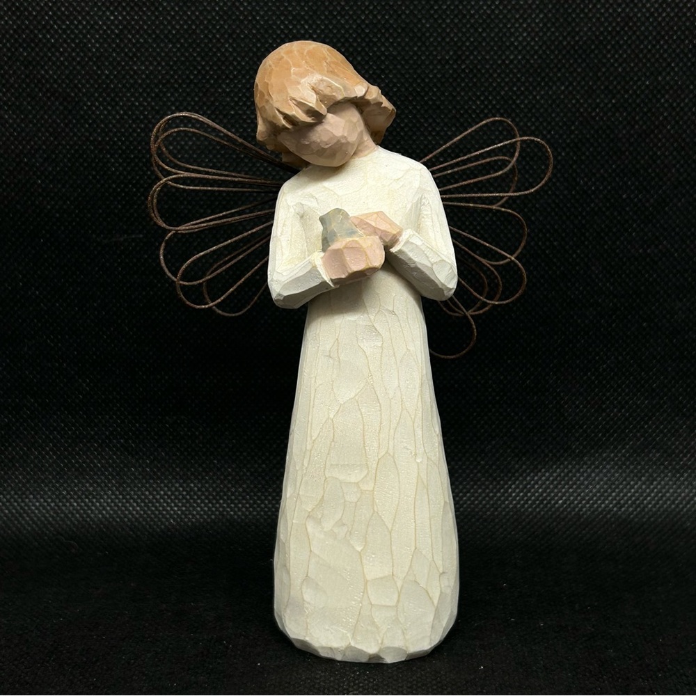 New in box Willow Tree Angel of Healing figurine